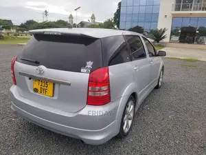 Toyota Wish 2004 Silver