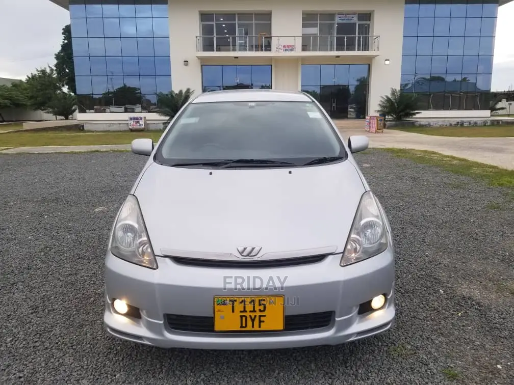 Toyota Wish 2004 Silver