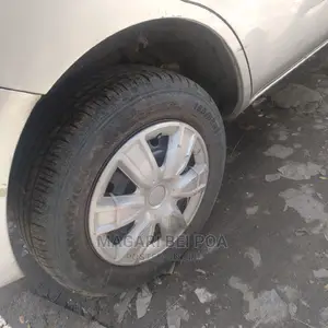 Toyota Sienta 2006 Silver