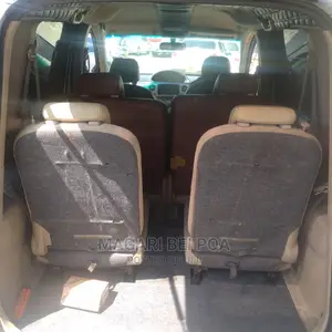 Toyota Sienta 2006 Silver