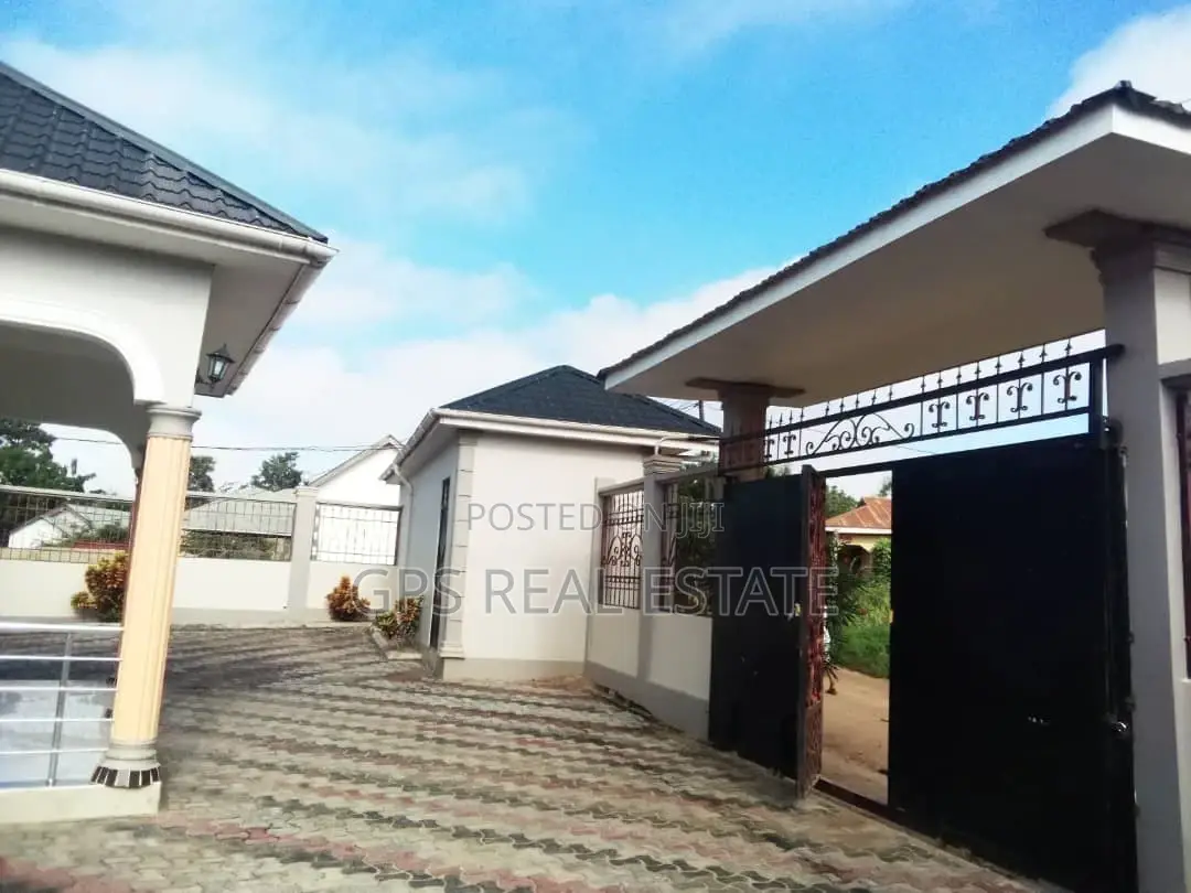 3bdrm House in Mbezi Msakuzi, Kinondoni for sale