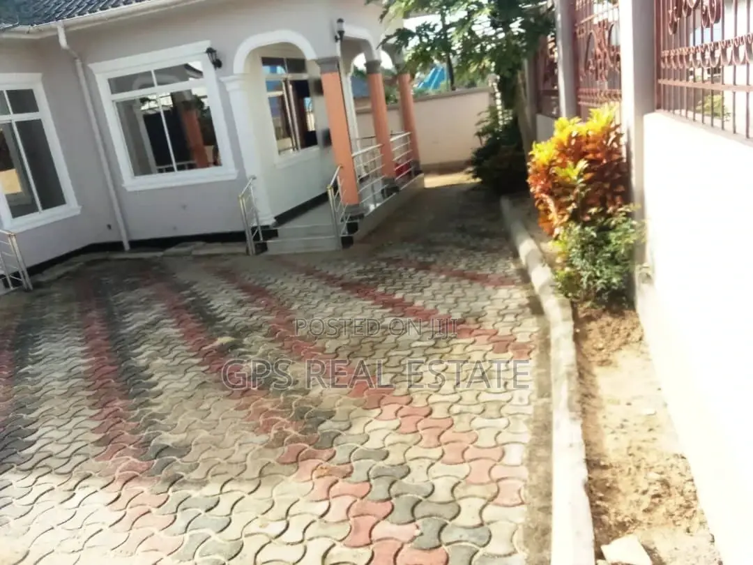 3bdrm House in Mbezi Msakuzi, Kinondoni for sale