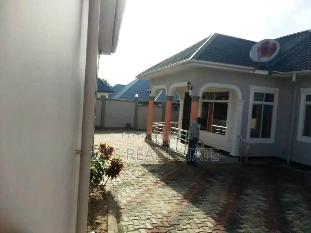 3bdrm House in Mbezi Msakuzi, Kinondoni for sale
