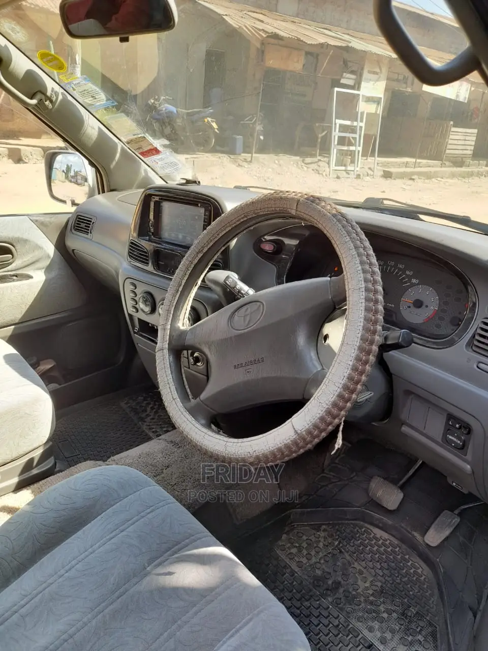 Toyota Noah 2001 Pearl