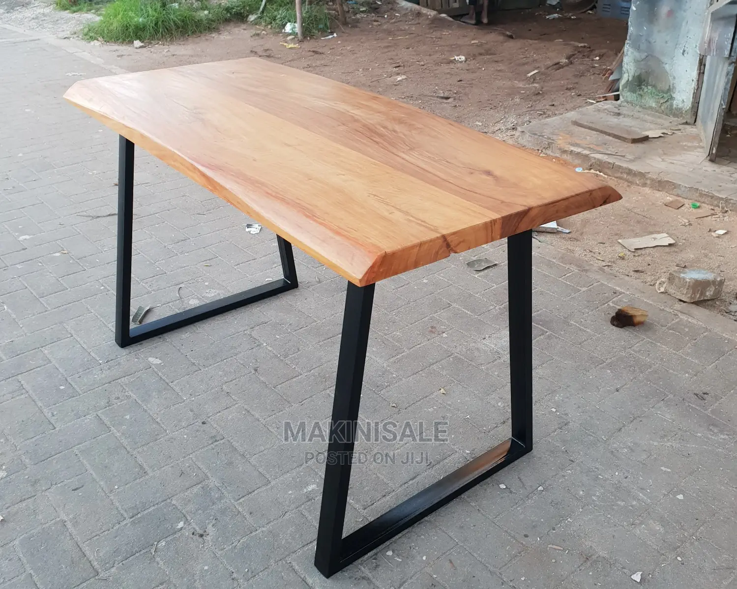 Office Table Nzuri Sana