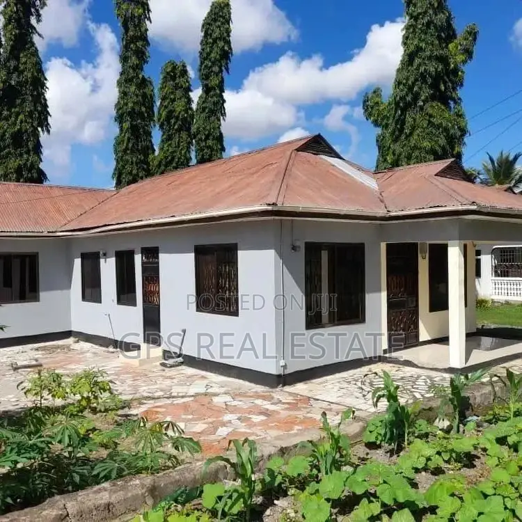 3bdrm House in Kimara Suka, Kinondoni for sale