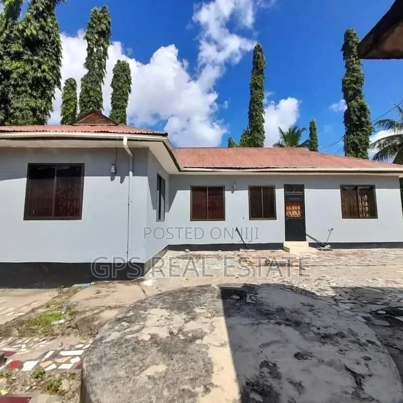 3bdrm House in Kimara Suka, Kinondoni for sale
