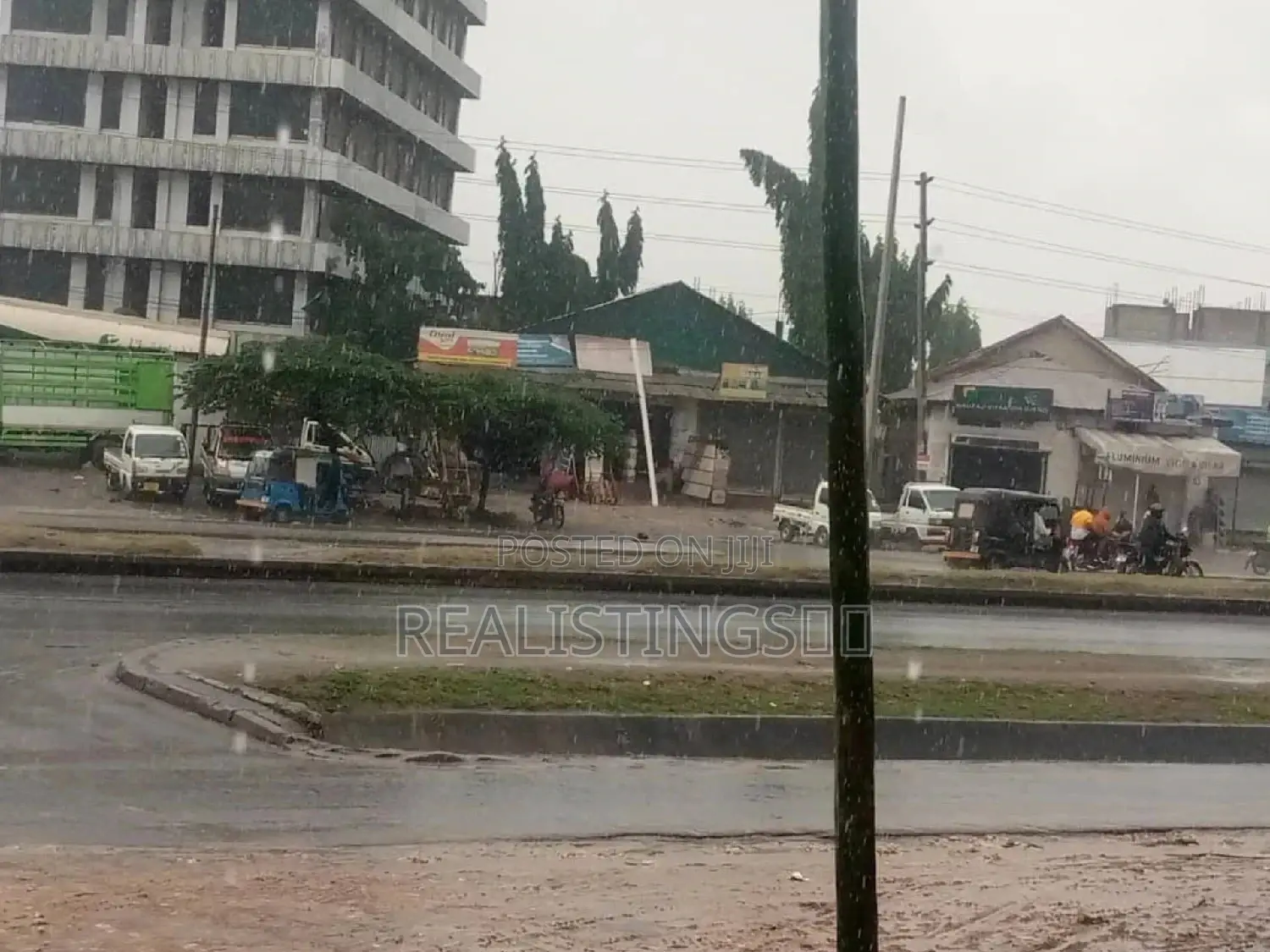 Buguruni, Nyumba/Plot Ya Kibiashara Inauzwa - Dar