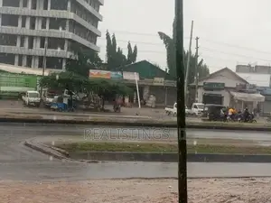 Buguruni, Nyumba/Plot Ya Kibiashara Inauzwa - Dar