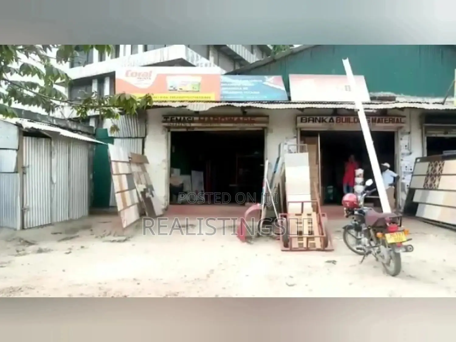 Buguruni, Nyumba/Plot Ya Kibiashara Inauzwa - Dar