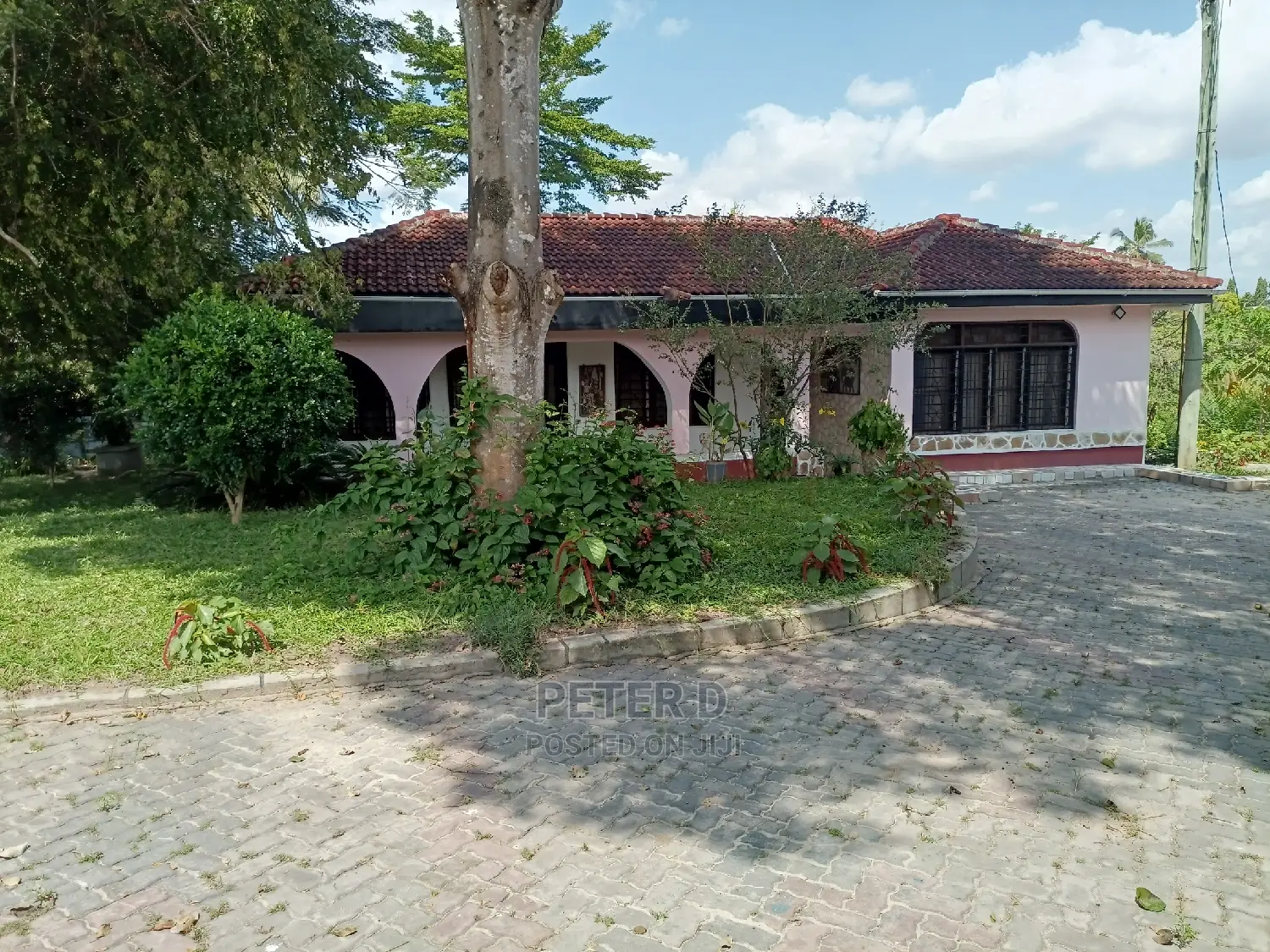 5bdrm Apartment in Kimara for rent