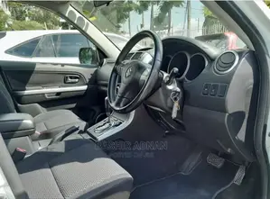 Suzuki Escudo 2005 White