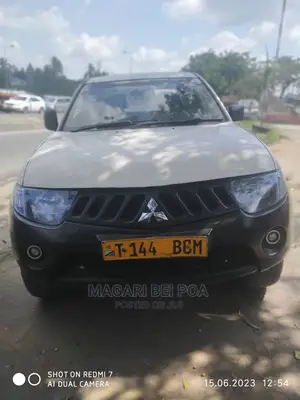 Mitsubishi L200 2014 White