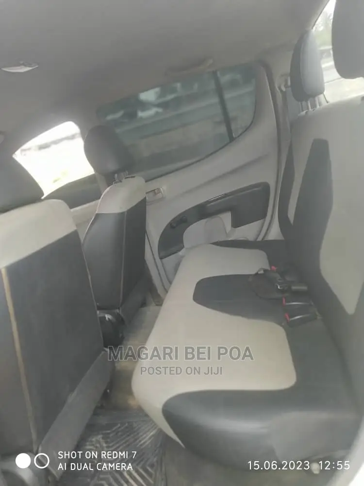 Mitsubishi L200 2014 White