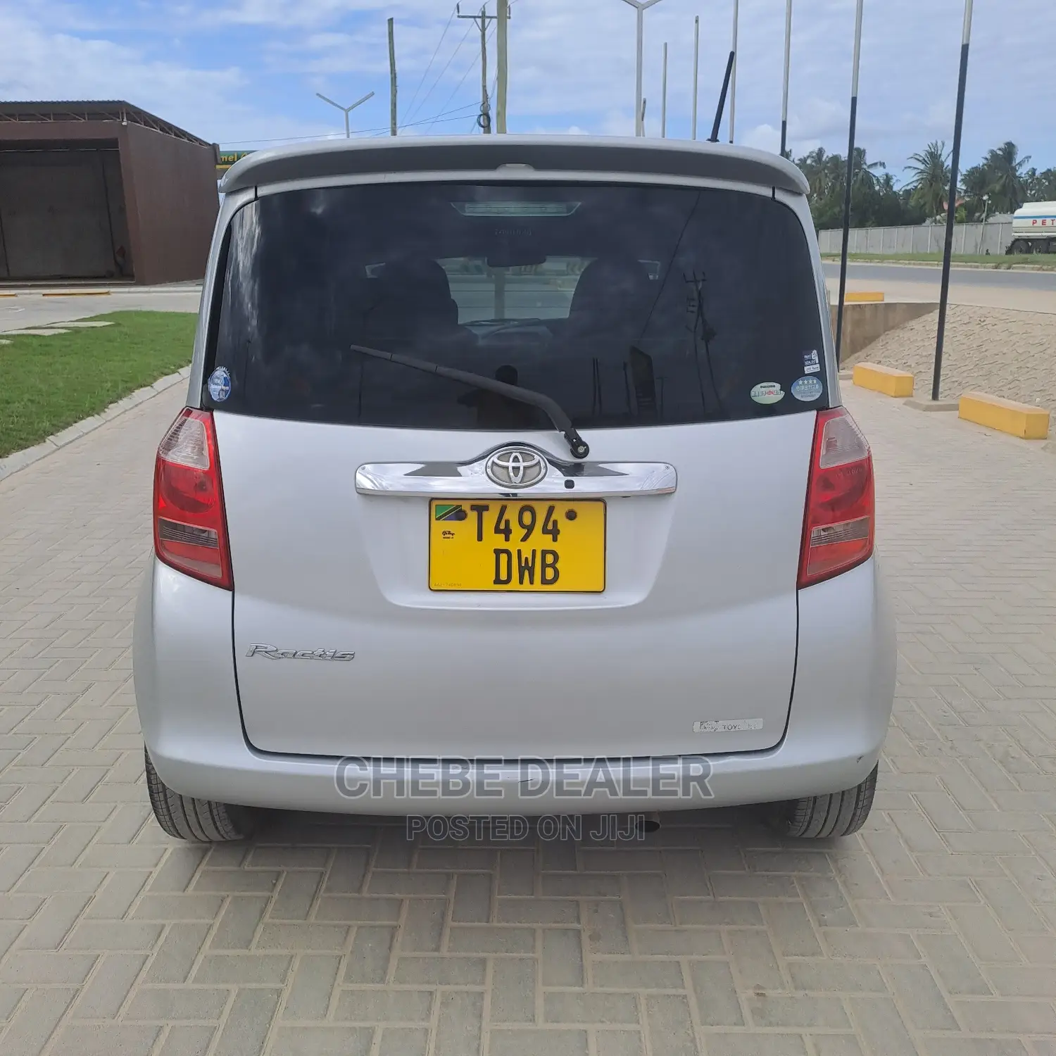 Toyota Ractis 1.5 AWD 2005 Silver