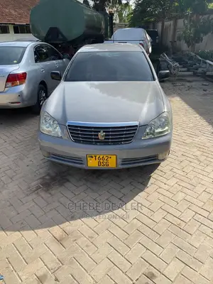 Toyota Crown Royale 2005 Gray