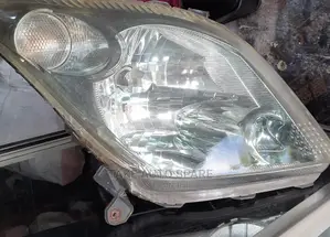 Right Headlight for Toyota IST