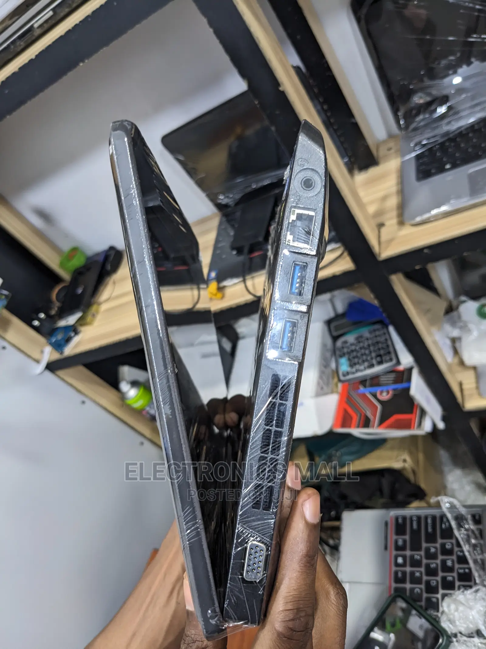 Laptop Lenovo ThinkPad X131e 4GB Intel Core 2 Duo HDD 320GB