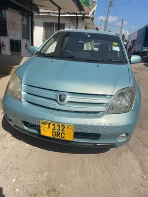 Toyota IST 2004 Blue