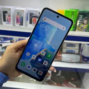 New Infinix Hot 30 128 GB White