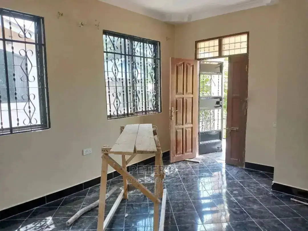 3bdrm Apartment in Kimara for rent