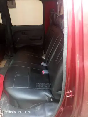 Toyota Hilux 2004 Red
