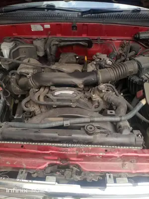 Toyota Hilux 2004 Red