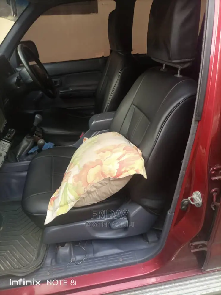 Toyota Hilux 2004 Red