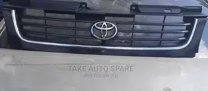Toyota Noah Grill Show.