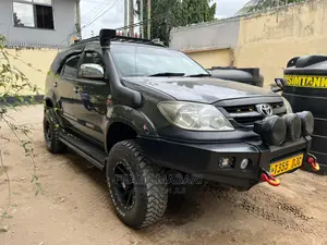 Toyota Fortuner 2006 Black