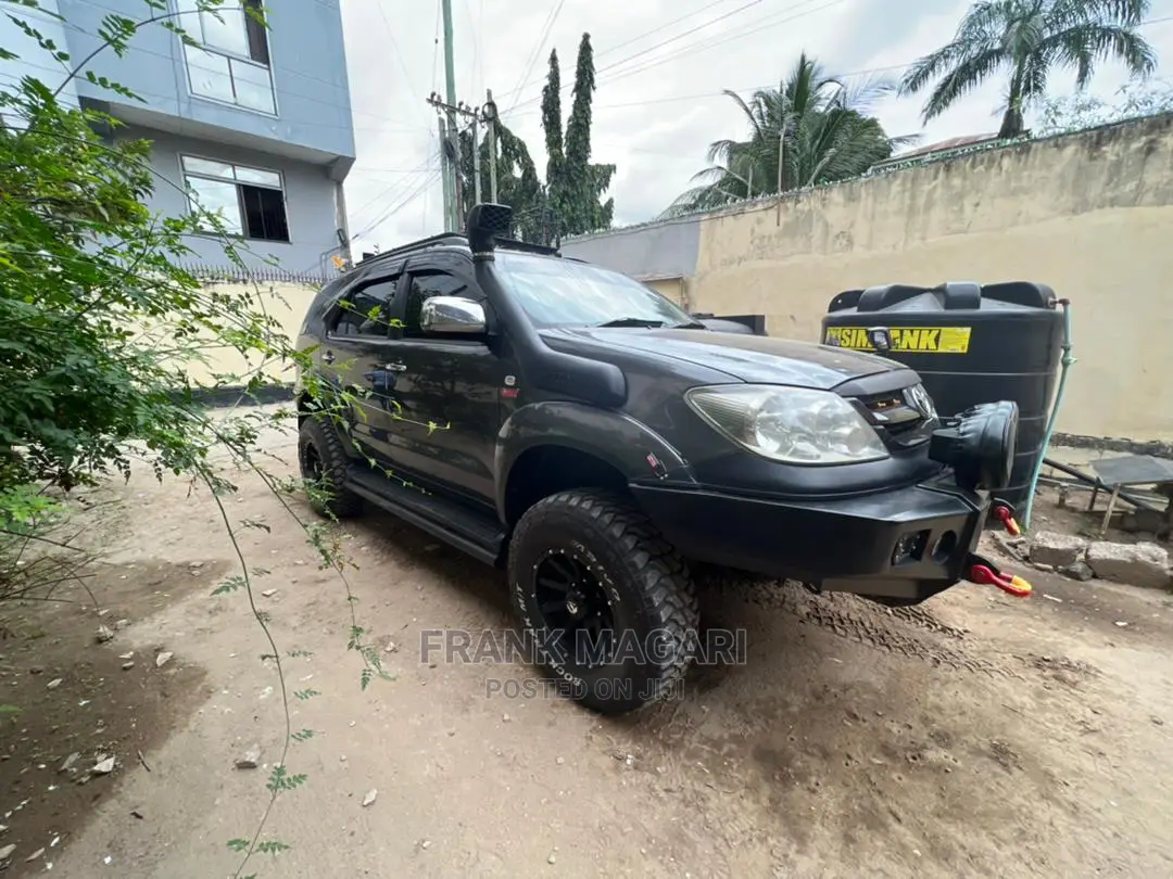 Toyota Fortuner 2006 Black