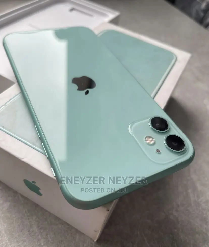 New Apple iPhone 11 64 GB Green