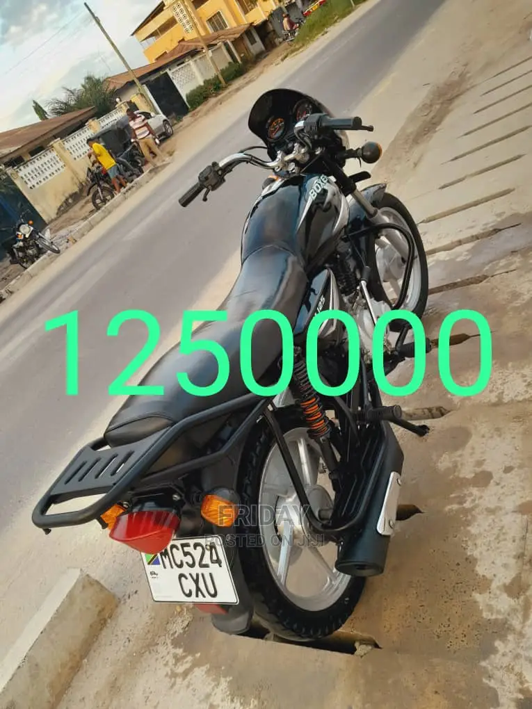 TVS HLX 125 2020 Black