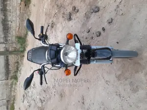 TVS HLX 125 2022 Black