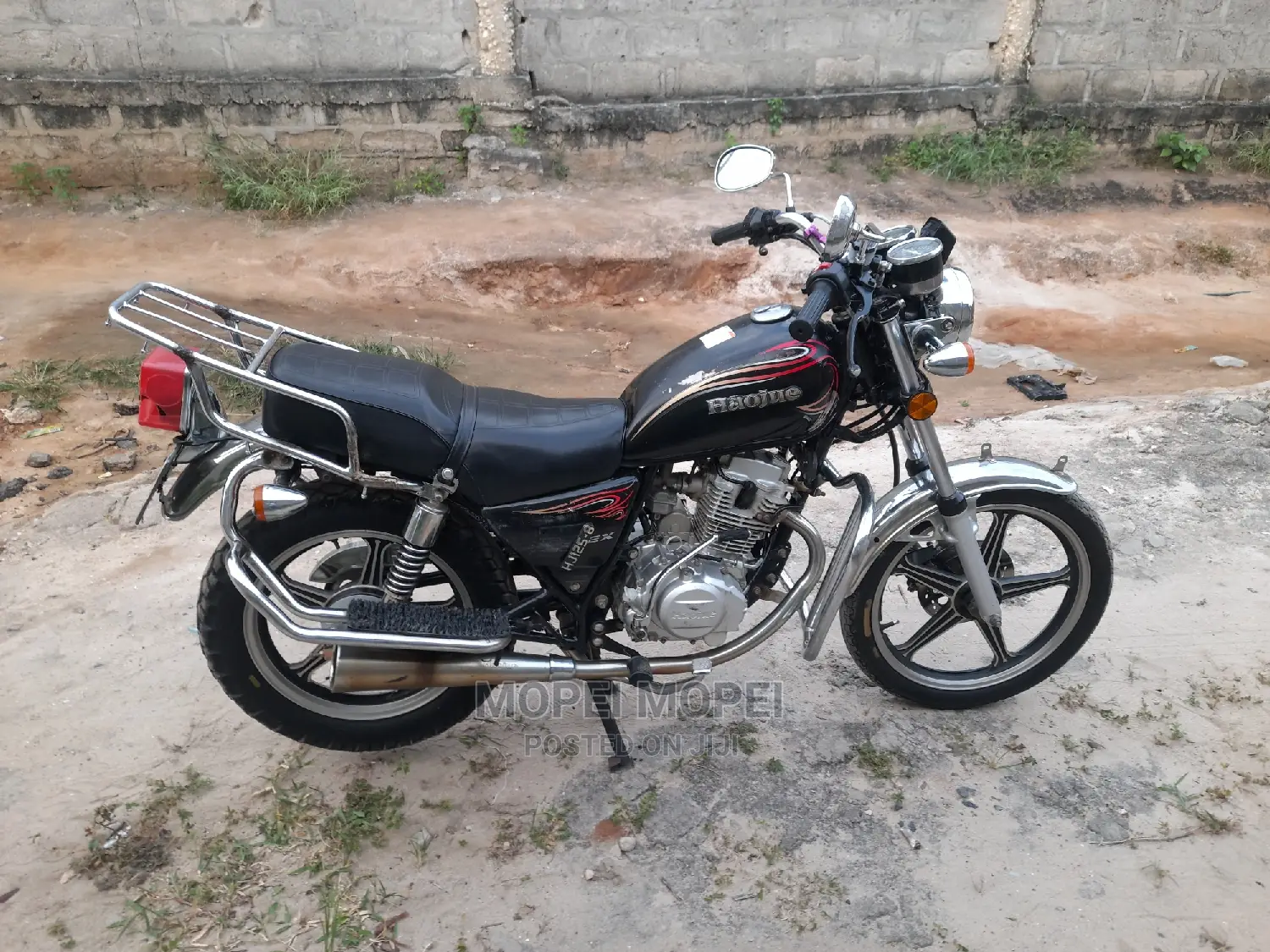 TVS HLX 125 2022 Black