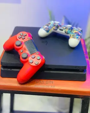 Playstation 4 Slim
