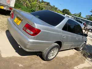 Toyota Carina 2000 Silver