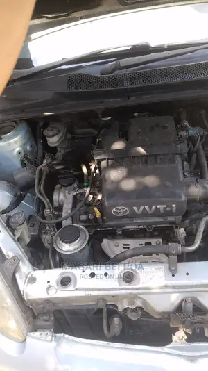 Toyota Vitz 2005 Green
