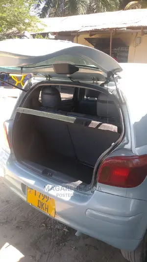 Toyota Vitz 2005 Green