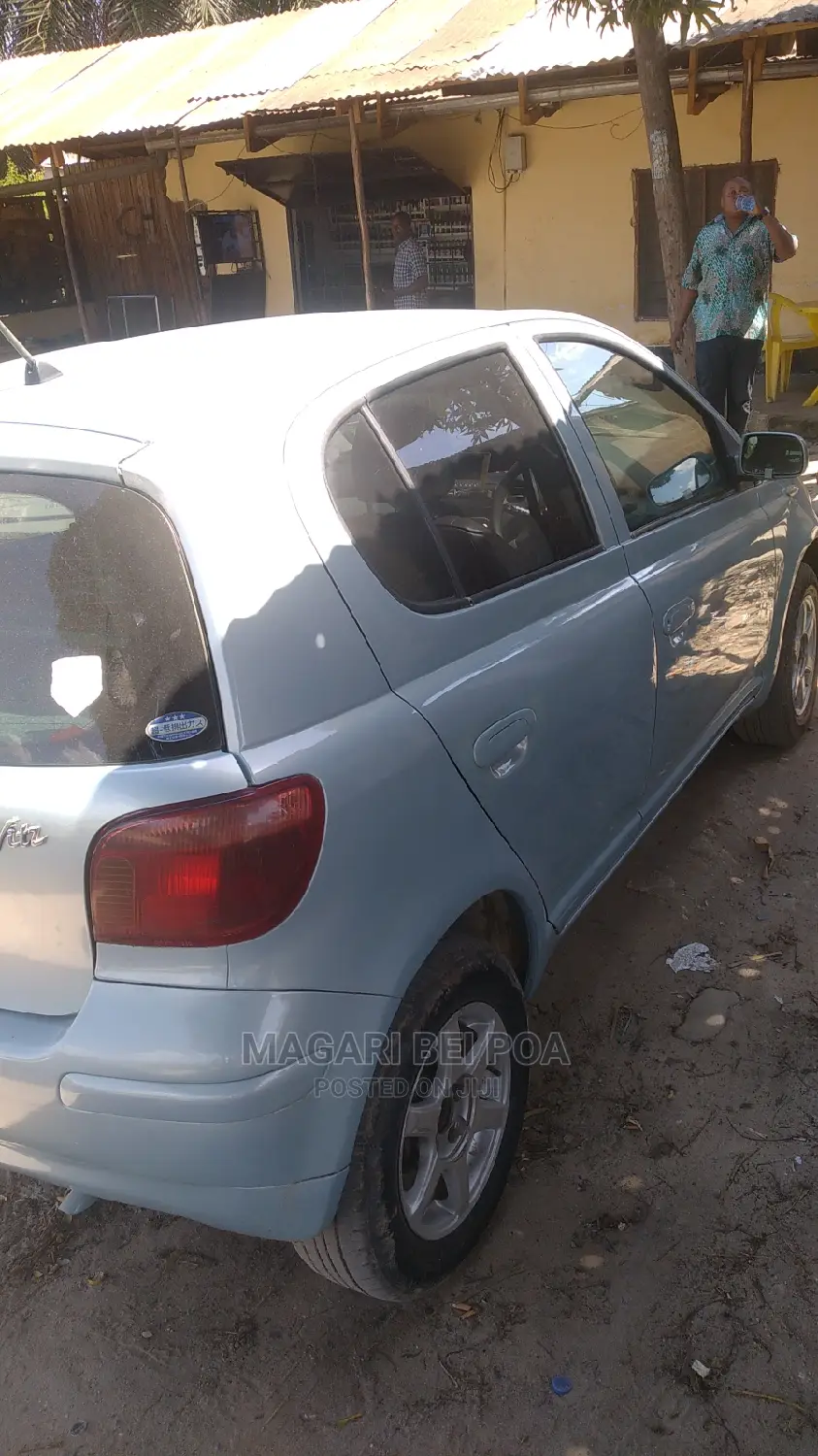 Toyota Vitz 2005 Green
