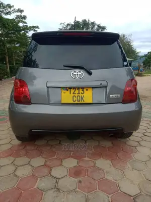 Toyota IST 2004 Gray