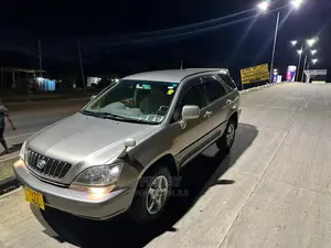 Toyota Harrier 2.2 16V 2002 Gold