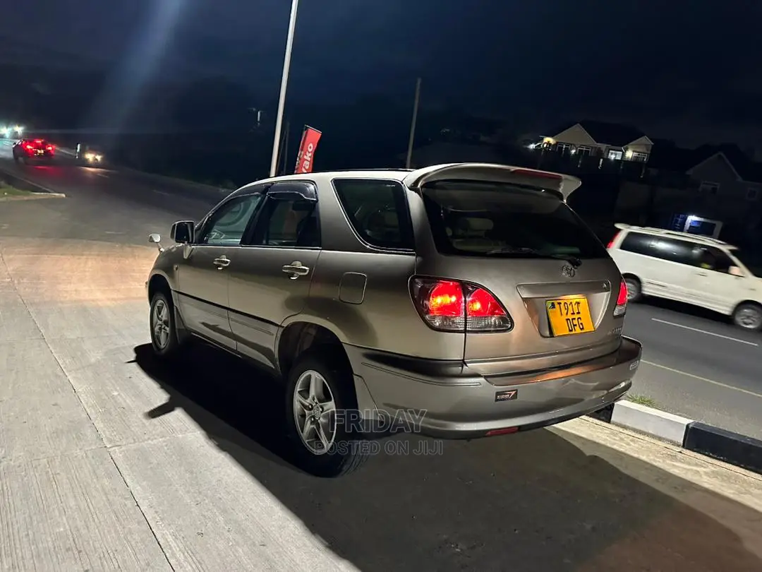 Toyota Harrier 2.2 16V 2002 Gold