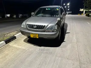 Toyota Harrier 2.2 16V 2002 Gold