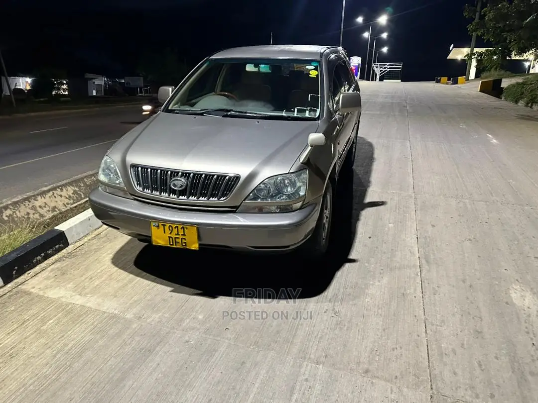 Toyota Harrier 2.2 16V 2002 Gold