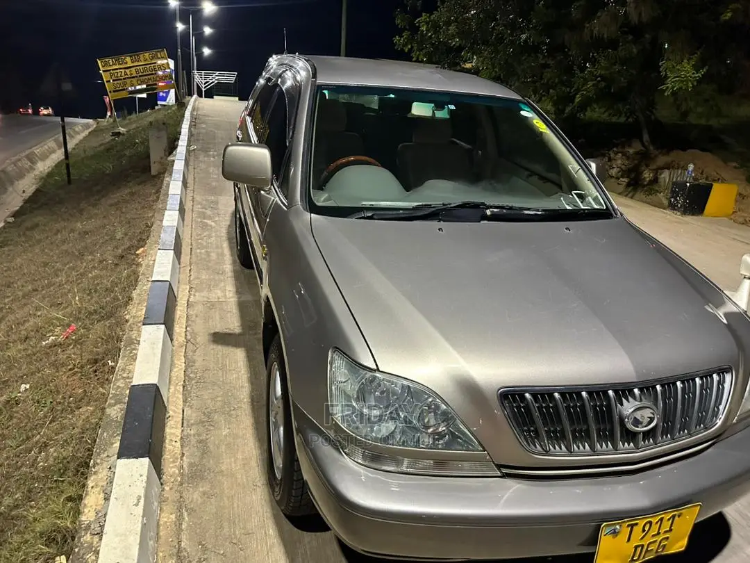 Toyota Harrier 2.2 16V 2002 Gold