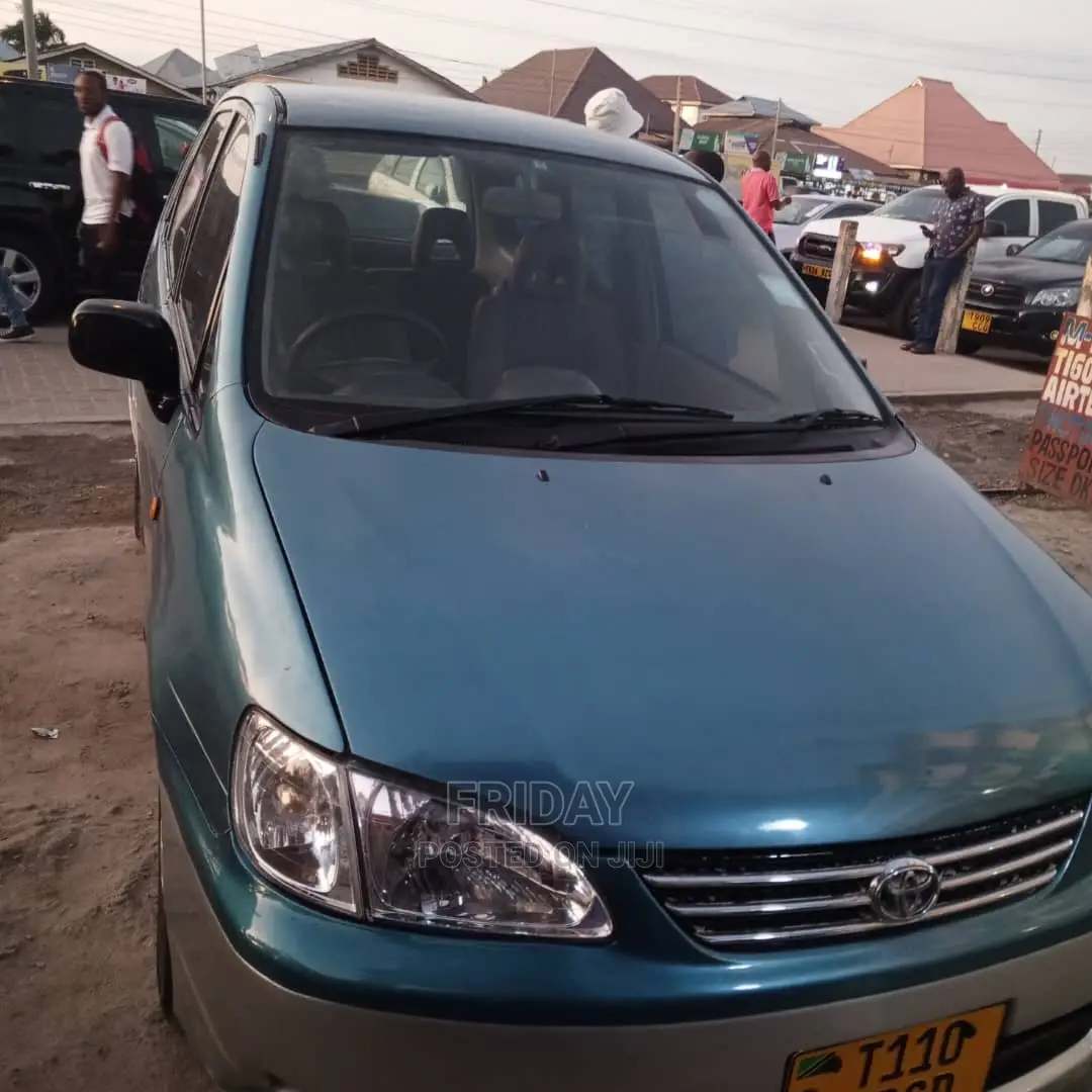 Toyota Corolla Spacio 2000 Blue