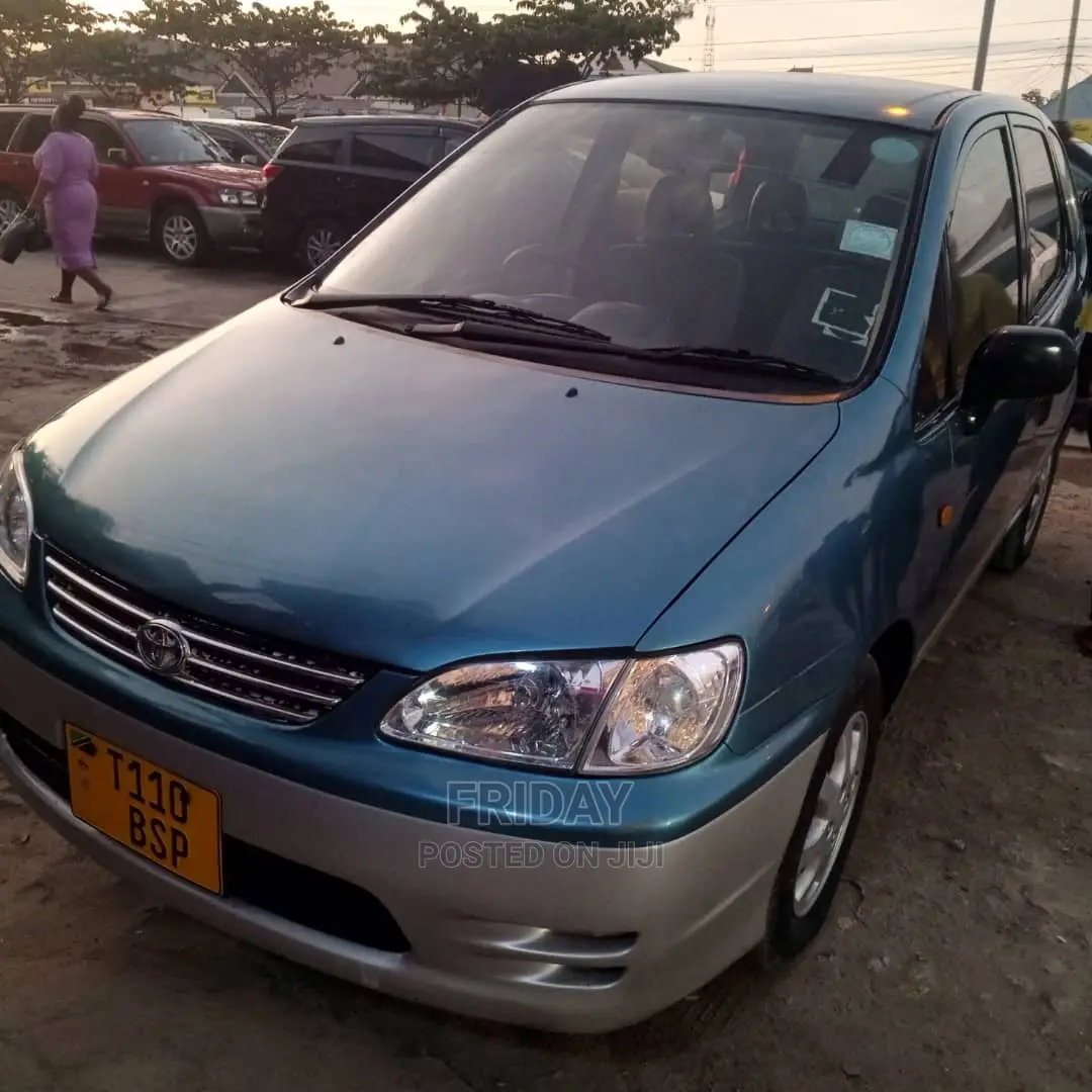 Toyota Corolla Spacio 2000 Blue