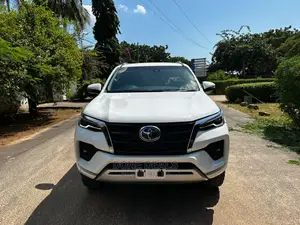 Toyota Fortuner 2021 White