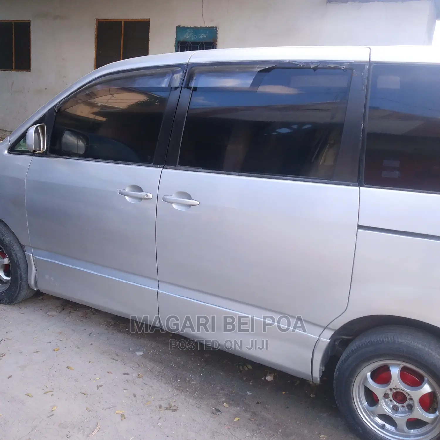 Toyota Noah 2001 Silver